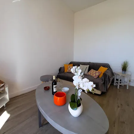 - Vue Magique Pour Cet Au 1er Etage - Du Golf *