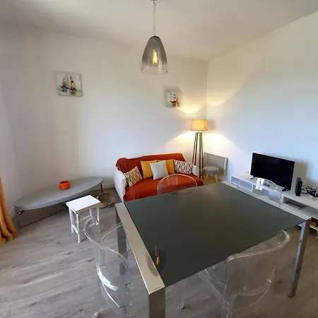 דירה - Vue Magique Pour Cet Au 1er Etage - Du Golf רויאן
