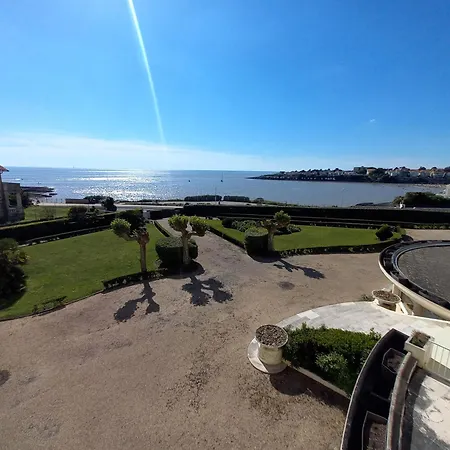 - Vue Magique Pour Cet Au 1er Etage - Du Golf דירה *