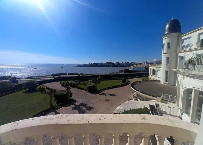 Appartement - Vue Magique Pour Cet Au 1er étage - Résidence Du Golf *