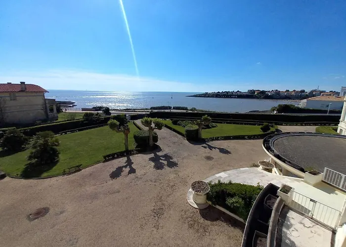 - Vue Magique Pour Cet Au 1er étage - Résidence Du Golf *